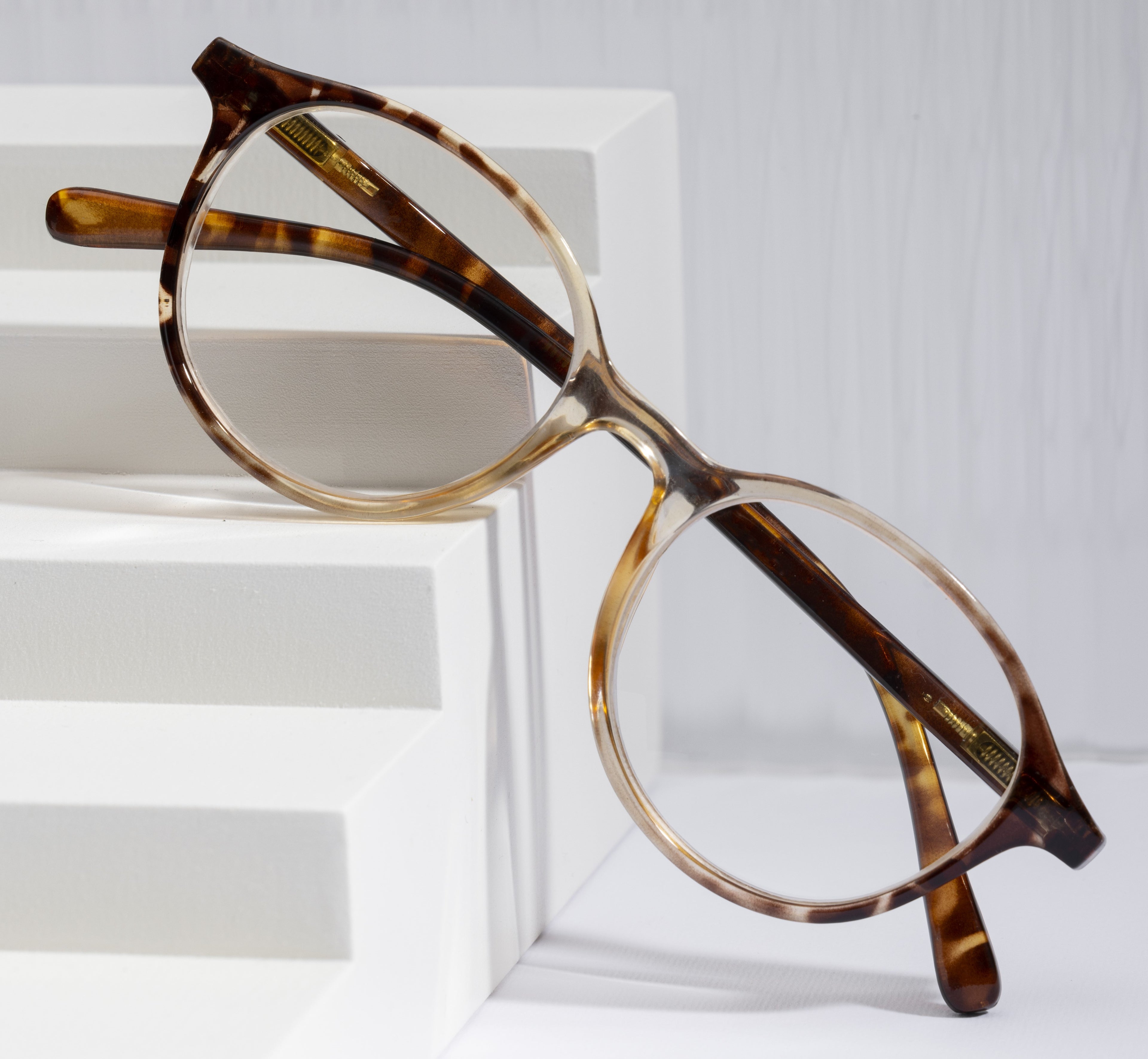 Classic Tortoiseshell Round Eyeglasses Frame